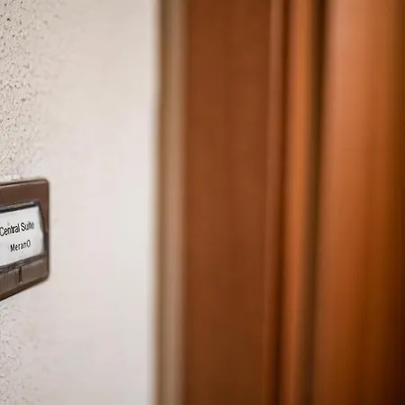 Central Apartment *